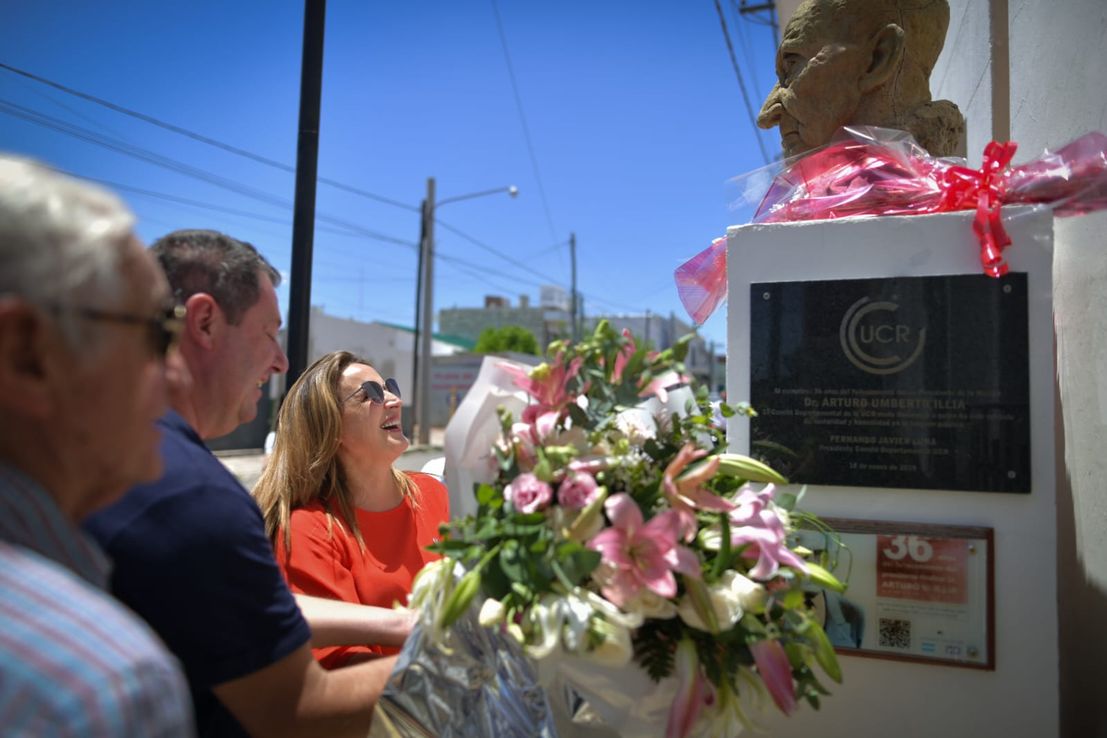 Prunotto desafió a la UCR y encabezó un homenaje a Illia en Cruz del Eje