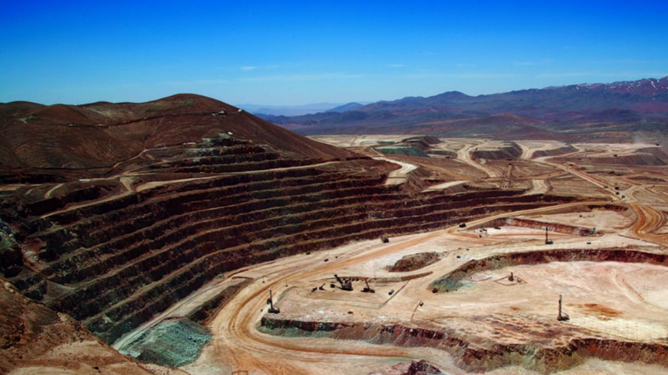 El sindicato de la mayor mina de cobre del mundo prepara huelga de un mes