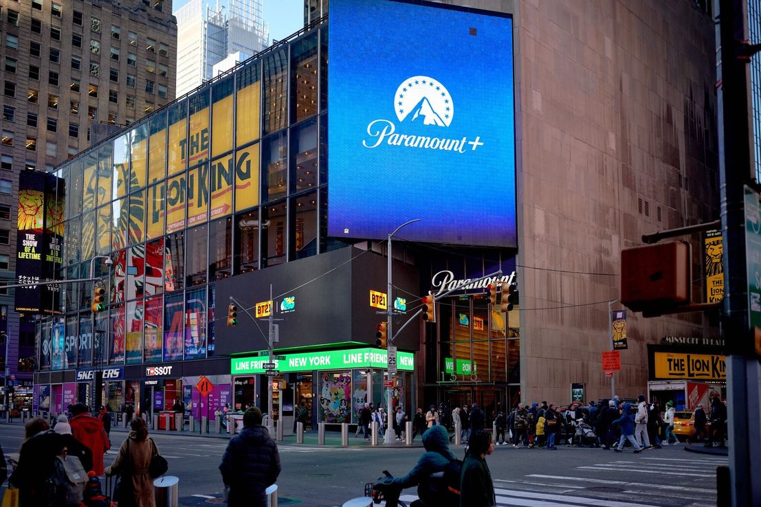 Paramount mejora su oferta por Warner Bros. para superar a Netflix