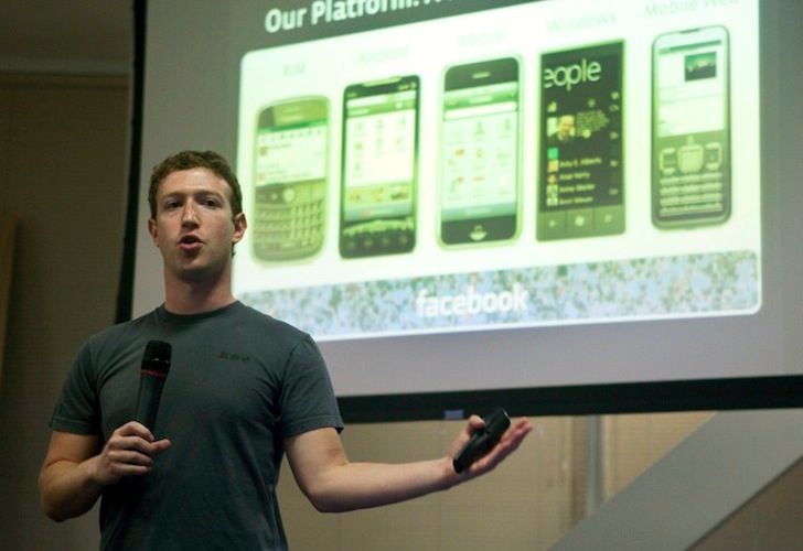 Por un polémico cambio, Facebook publica los celulares de los contactos