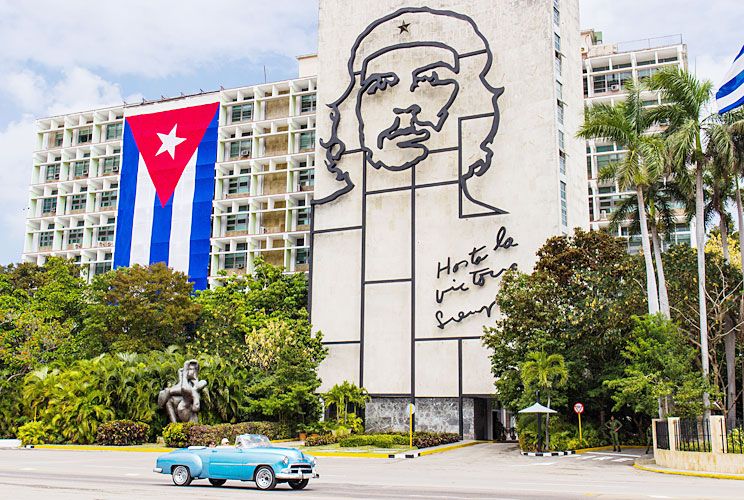 ¿Por qué nuestra revista no puede leerse en Cuba?