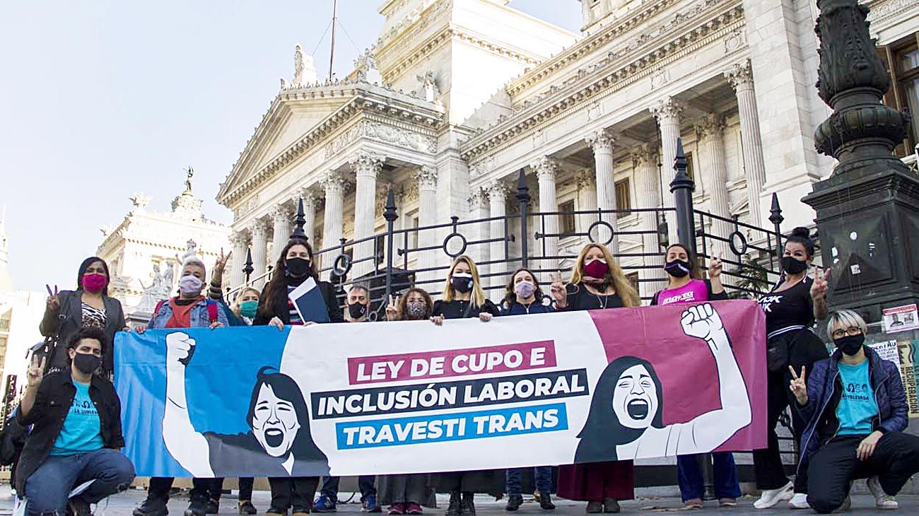 Avanza la ley que garantiza el cupo laboral travesti trans