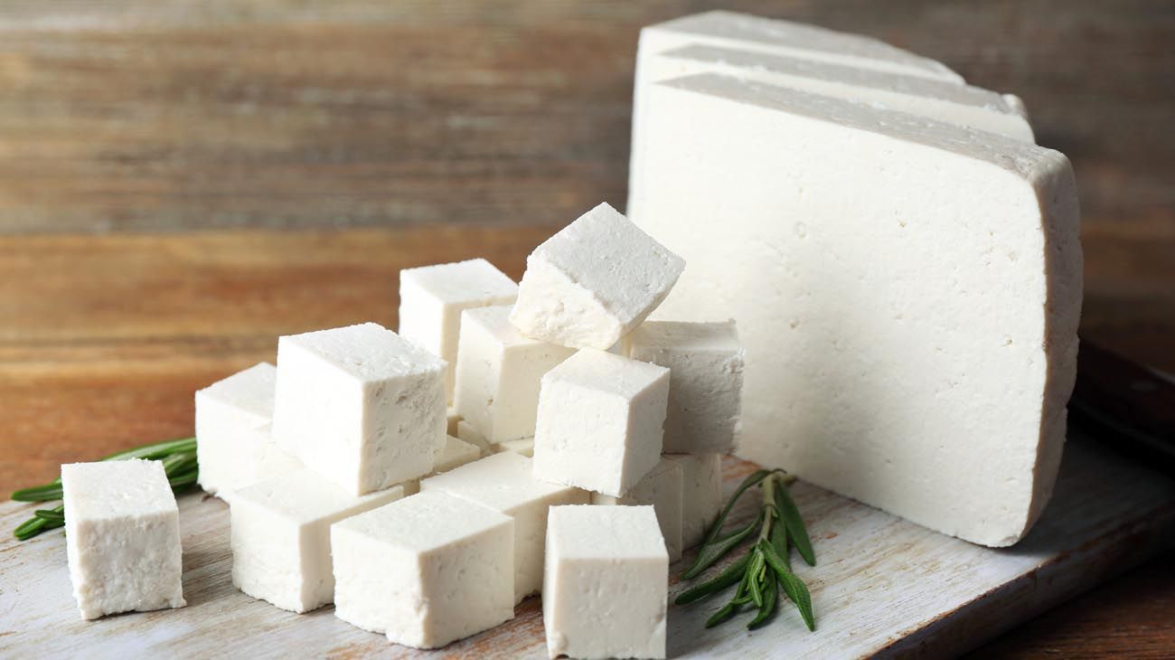 Alerta alimentaria: la ANMAT prohibió la venta de un queso cremoso por ser un “producto ilegal”