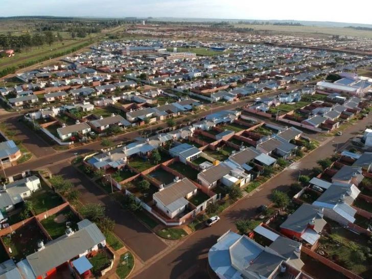 Misiones: el Gobierno informó que avanza la construcción de viviendas con recursos propios