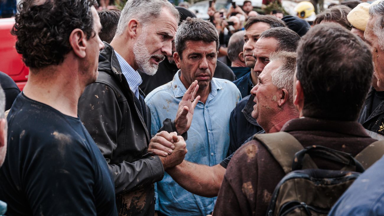 Tras el desastre de DANA en España, hubo cacerolazos y protestas contra el gobierno de Pedro Sánchez