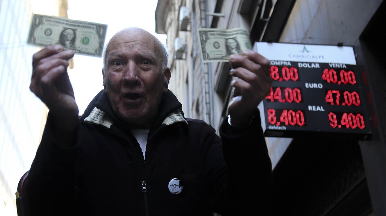 El dólar cerró por encima de los $40 a pesar de la intervención del Banco Central