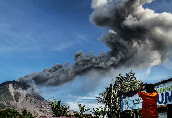 Furia de la Naturaleza: así ruge el Volcán Sinabung de Indonesia