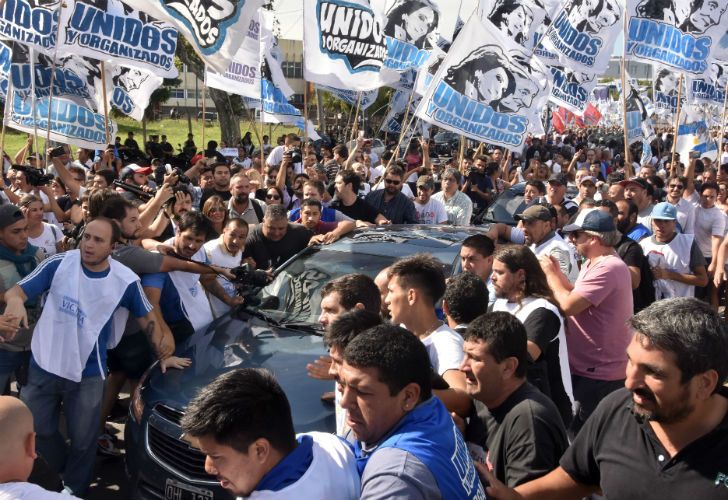 Video | Quiénes acompañaron a Máximo y Florencia a Tribunales