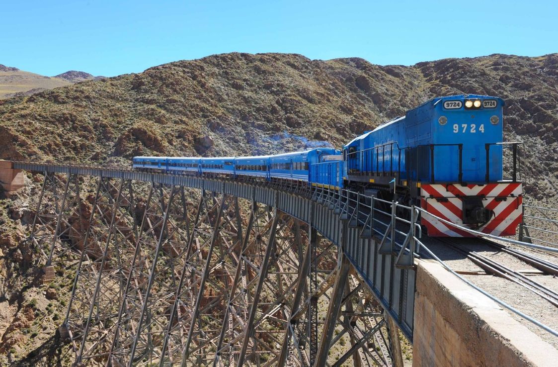 Un viaje para llegar en tren a las nubes