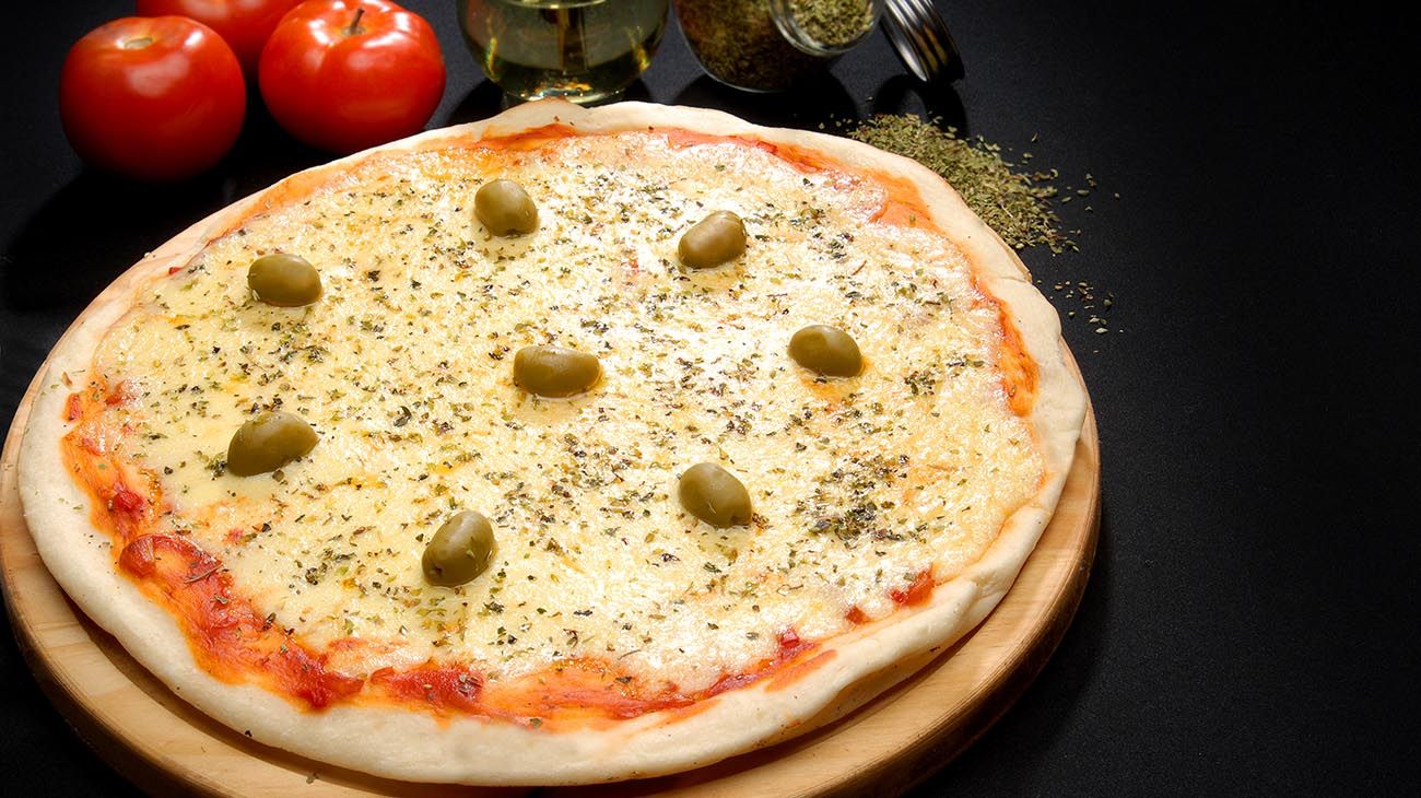 Por la inflación, comer pizza entre amigos cuesta 6 veces más que en 2017