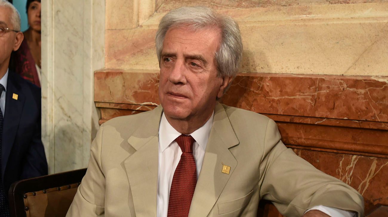 Un equipo médico evaluará si el tratamiento de Tabaré Vázquez lo deja seguir en funciones