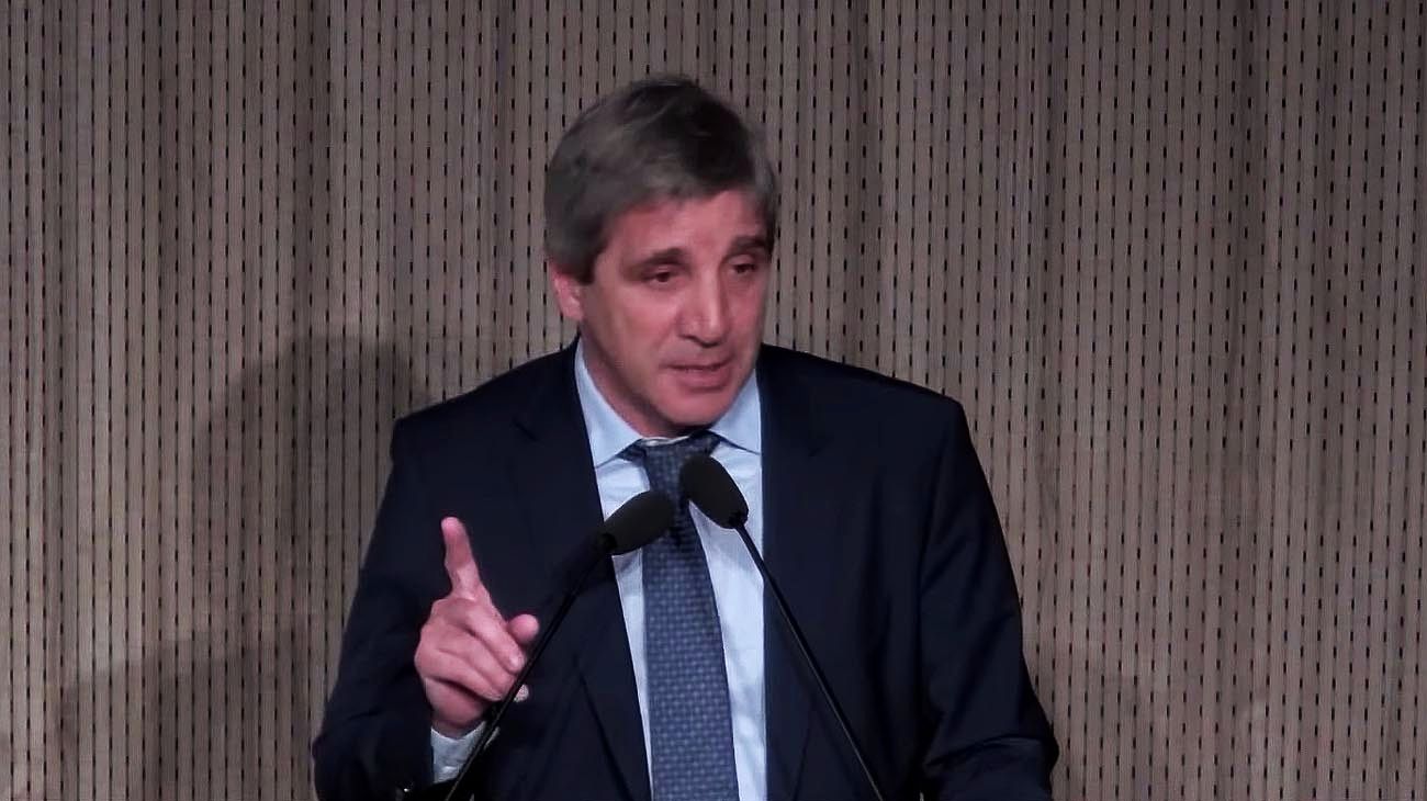 Caputo adelantó que "no nos vamos a mover del orden macroeconómico" y prometió bajar impuestos