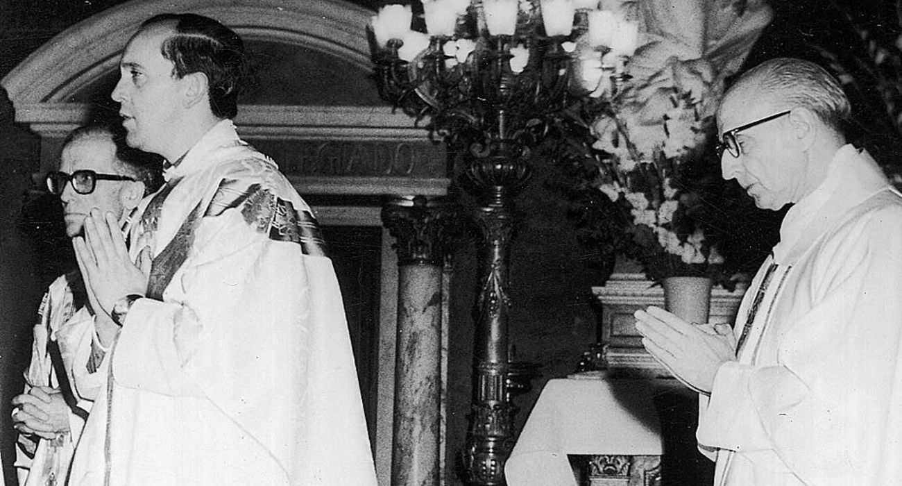 "Salvados por Francisco", la versión que refuta a quienes tildaron de "colaboracionista de la dictadura" a Jorge Bergoglio