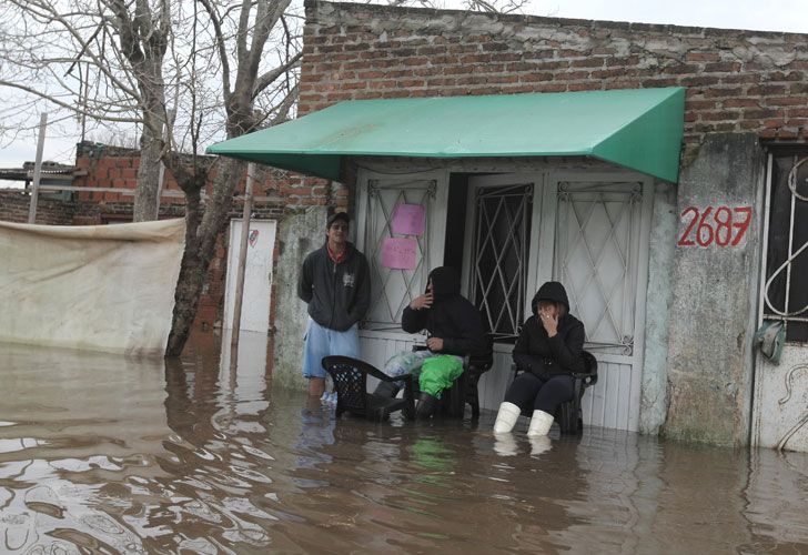 Inundaciones | Una familia obligada a pasar la noche en un cementerio