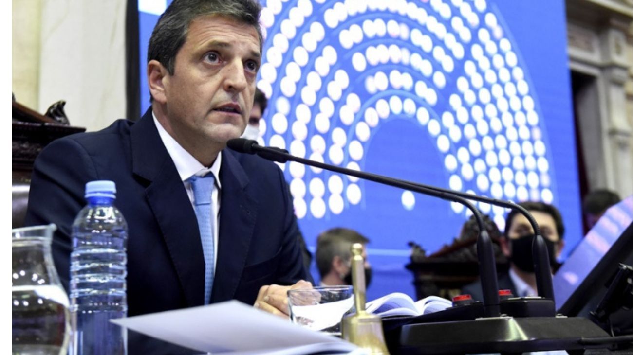 Massa quiere viajar con un colchón de dólares en el Central