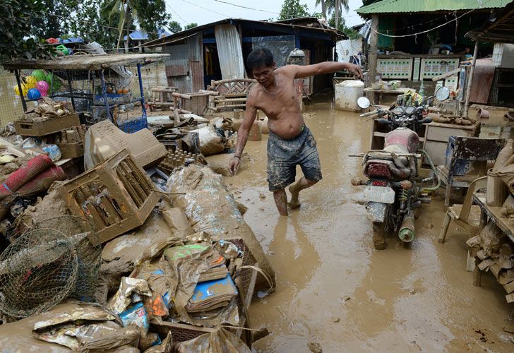 El tifón Koppu sigue causando estragos en Filipinas