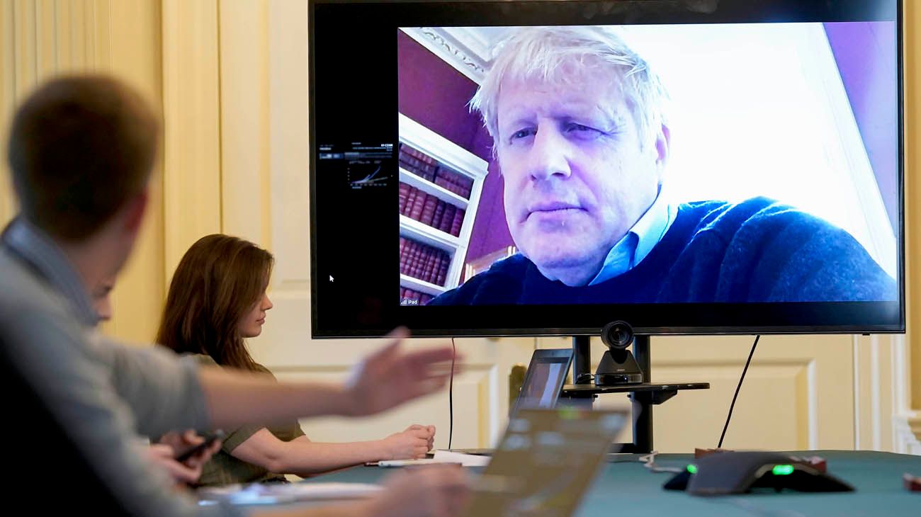 Boris Johnson, estable y sin respirador, sigue internado con coronavirus
