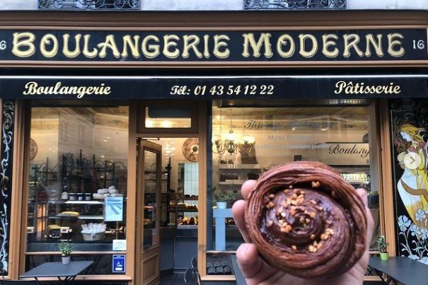 La panadería de la serie “Emily en París” aumentó los consumos y las críticas