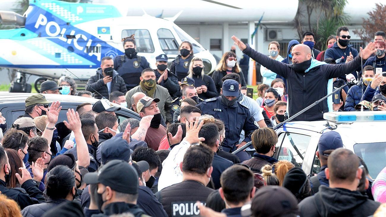 Aumentos y bonos en 11 provincias para calmar el malhumor policial