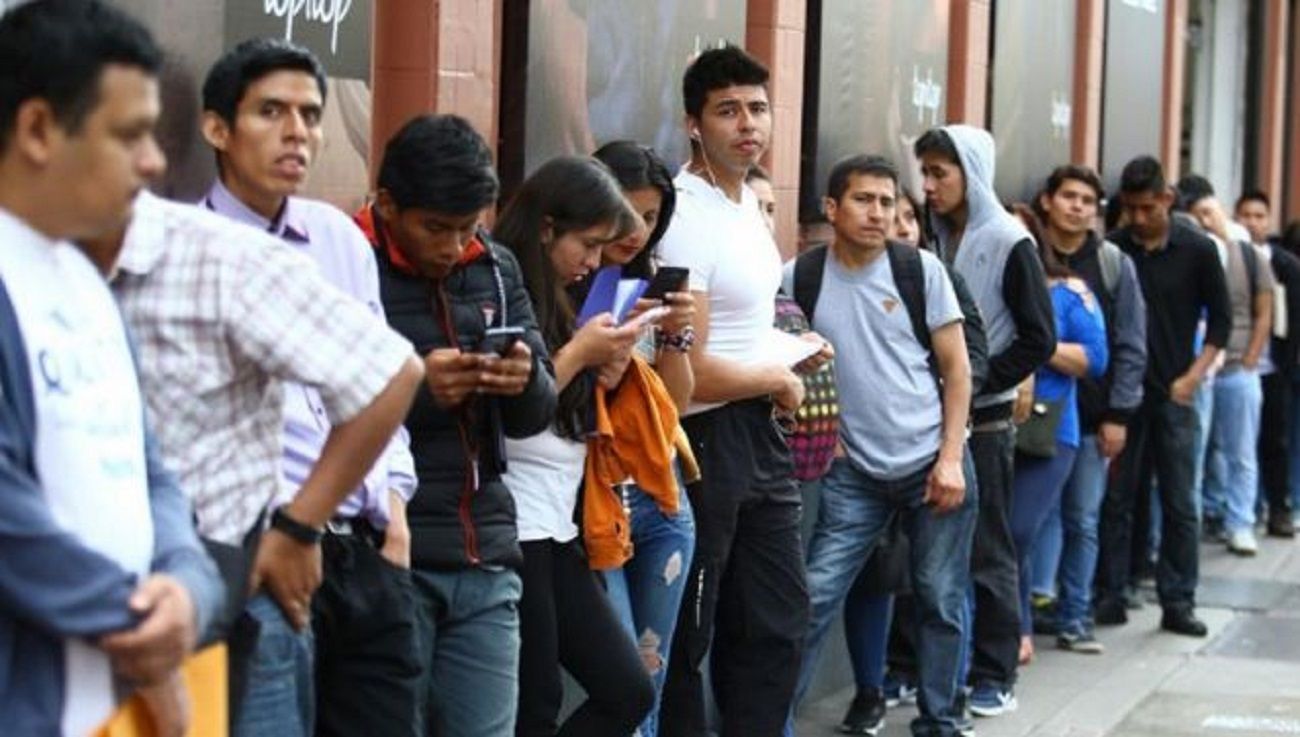 El empleo asalariado en blanco crece menos que la población