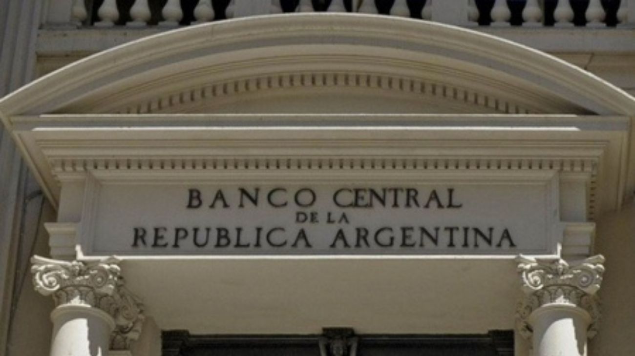 Cuáles son los motivos por los que el Banco Central compra dólares para sanear la economía