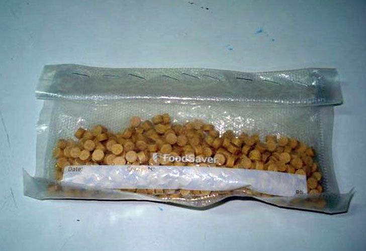 Hallan 1.500 pastillas de éxtasis en revistas de moda