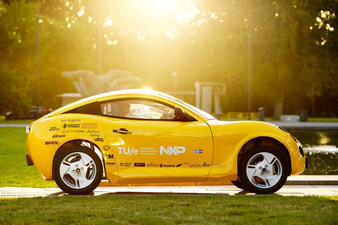 Luca, el automóvil eléctrico hecho con pañales usados y cáscaras de banana