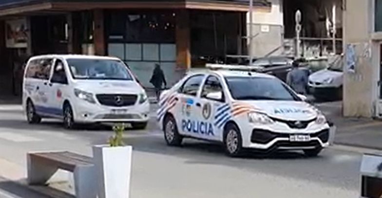 Coronavirus: Policía de todo el país controla que la gente cumpla la cuarentena