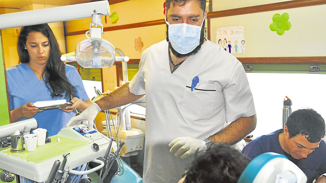 Por falta de hábitos preventivos hay una alta tasa de caries y enfermedades de las encías