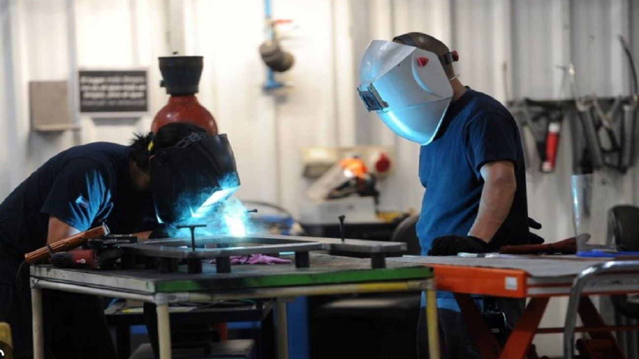 La industria y la construcción en julio mostraron marcados rebotes mensuales