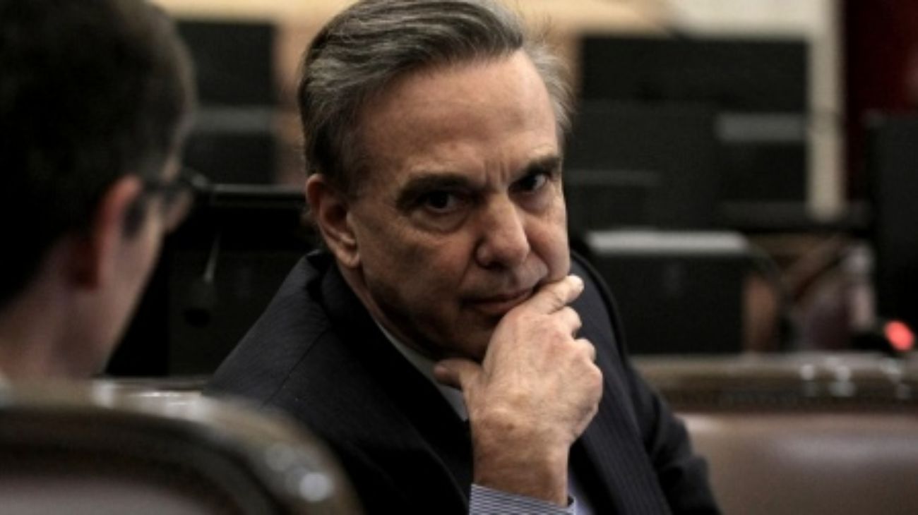 Pichetto calificó de "frágil emocionalmente" a Javier Milei y dijo que las encuestas "operan sobre la opinión pública"
