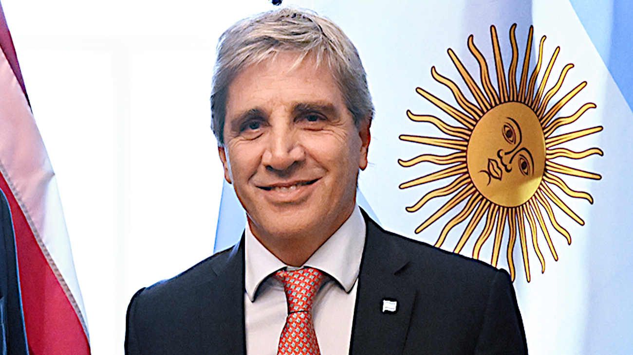 Luis Caputo anunció que emitirá un bono a 4 años para pagar vencimientos de deuda