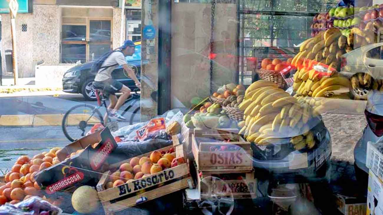 La batalla cotidiana y perdida de antemano para alcanzar a los precios