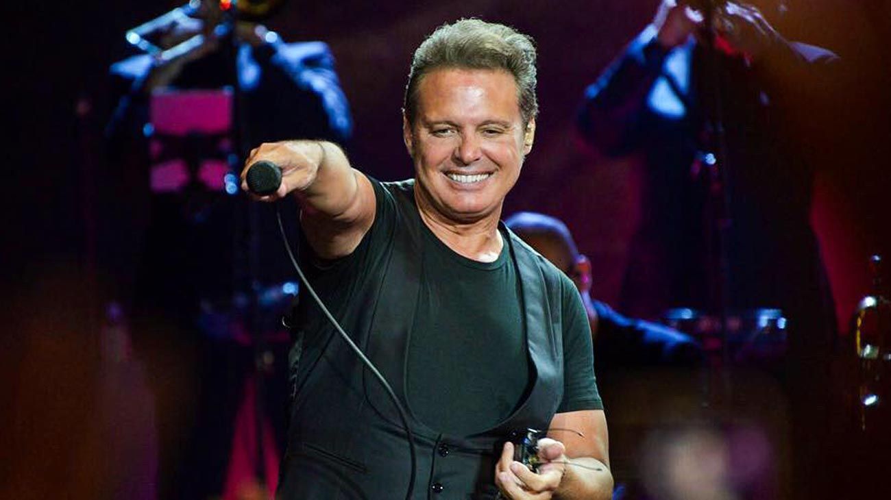 Luis Miguel se presentó ayer ante 40 mil personas