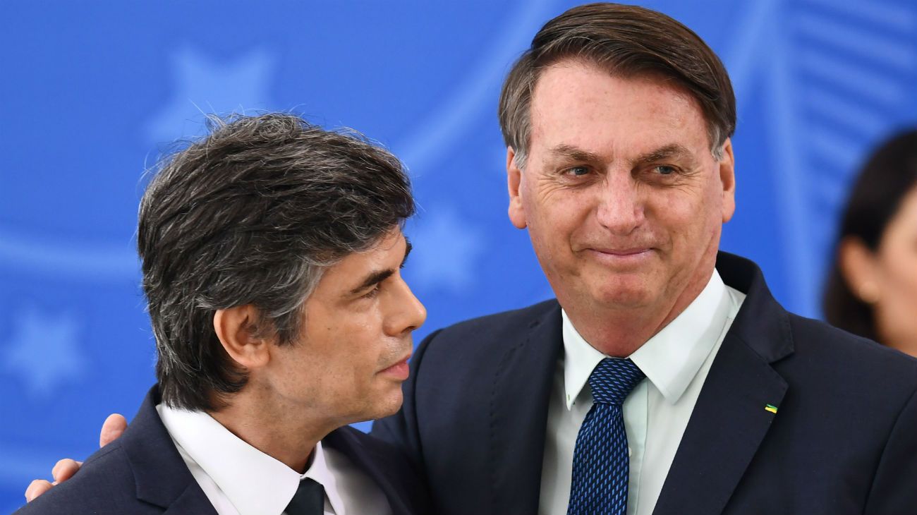 Renunció el ministro de salud de Brasil, Nelson Teich