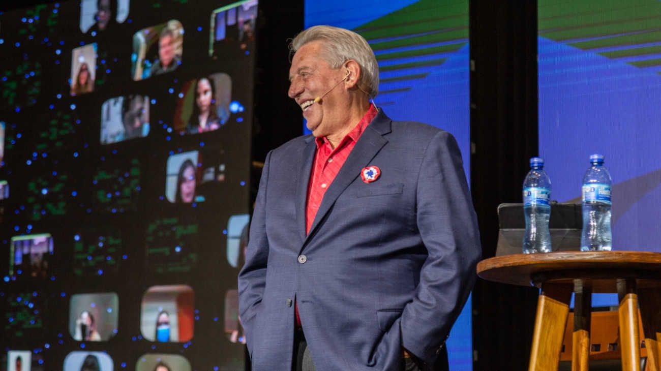 John C. Maxwell: “La ética está por encima de la ley”