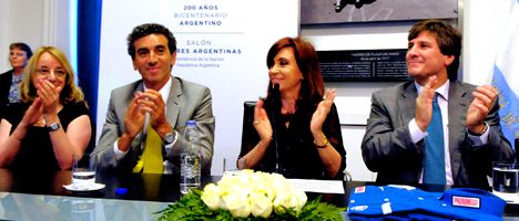 Cristina bromeó sobre el Dakar y la leche