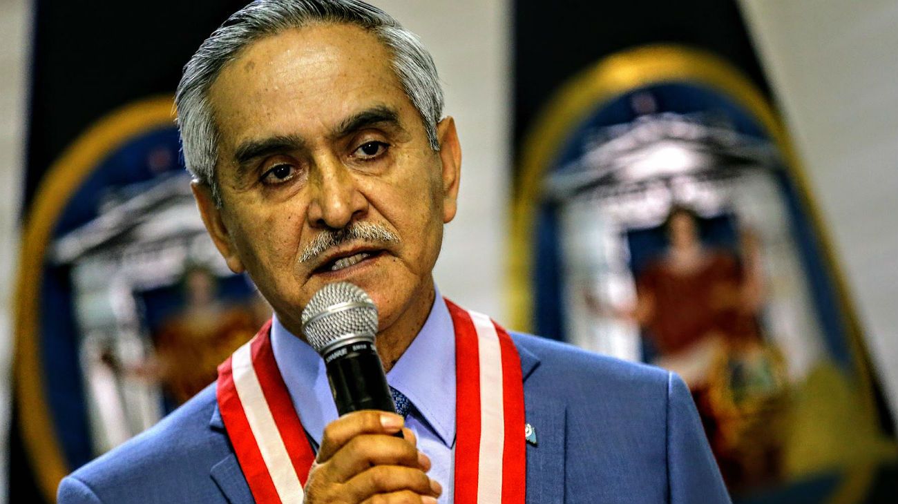 Por audios de venta de sentencias, cae el presidente de la Corte peruana