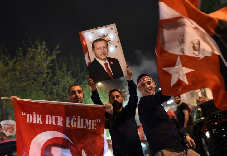 La propuesta presidencialista de Erdogan ganó el plebiscito