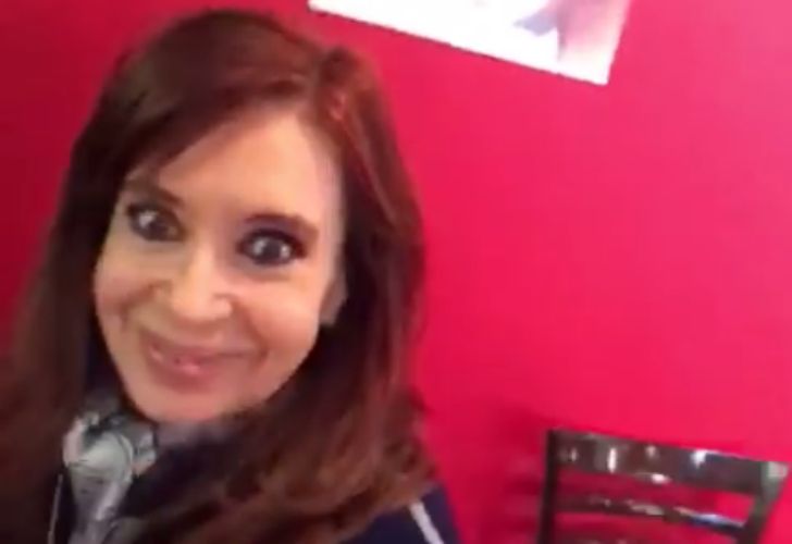 Video | El asombro de Cristina al recibir un regalo inesperado