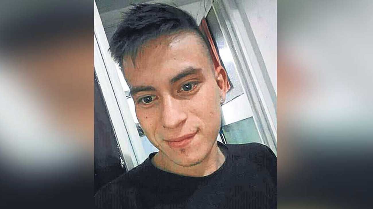 Recoleta: lo encuentran muerto, envuelto en una cortina de baño