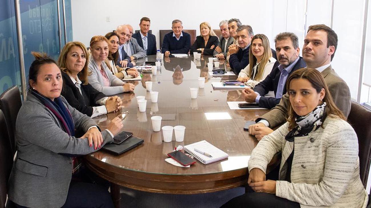 Con eje en boleta única, la oposición busca sumar los temas del oficialismo a su sesión