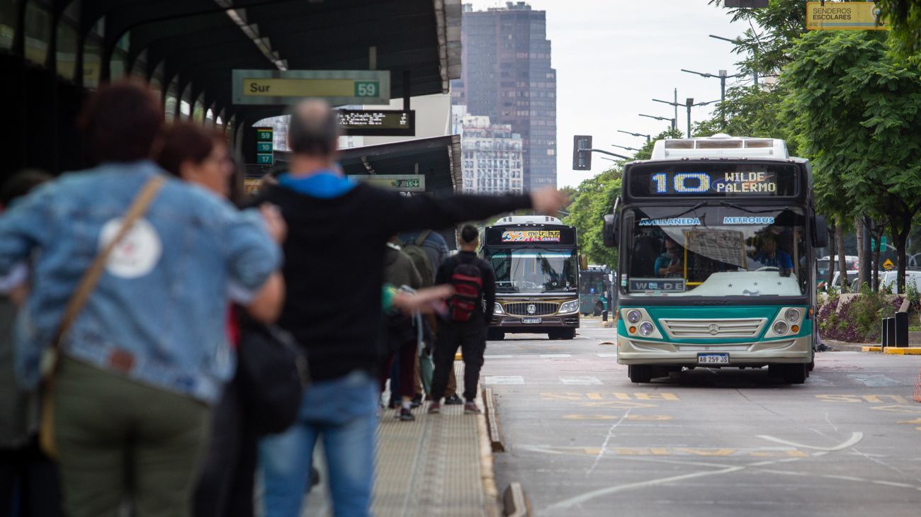 Colectivos: el Gobierno dispuso la conciliación obligatoria y no habrá paro este viernes