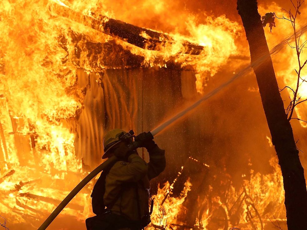 Incendios convierten a California en una embajada del infierno: 9 muertos