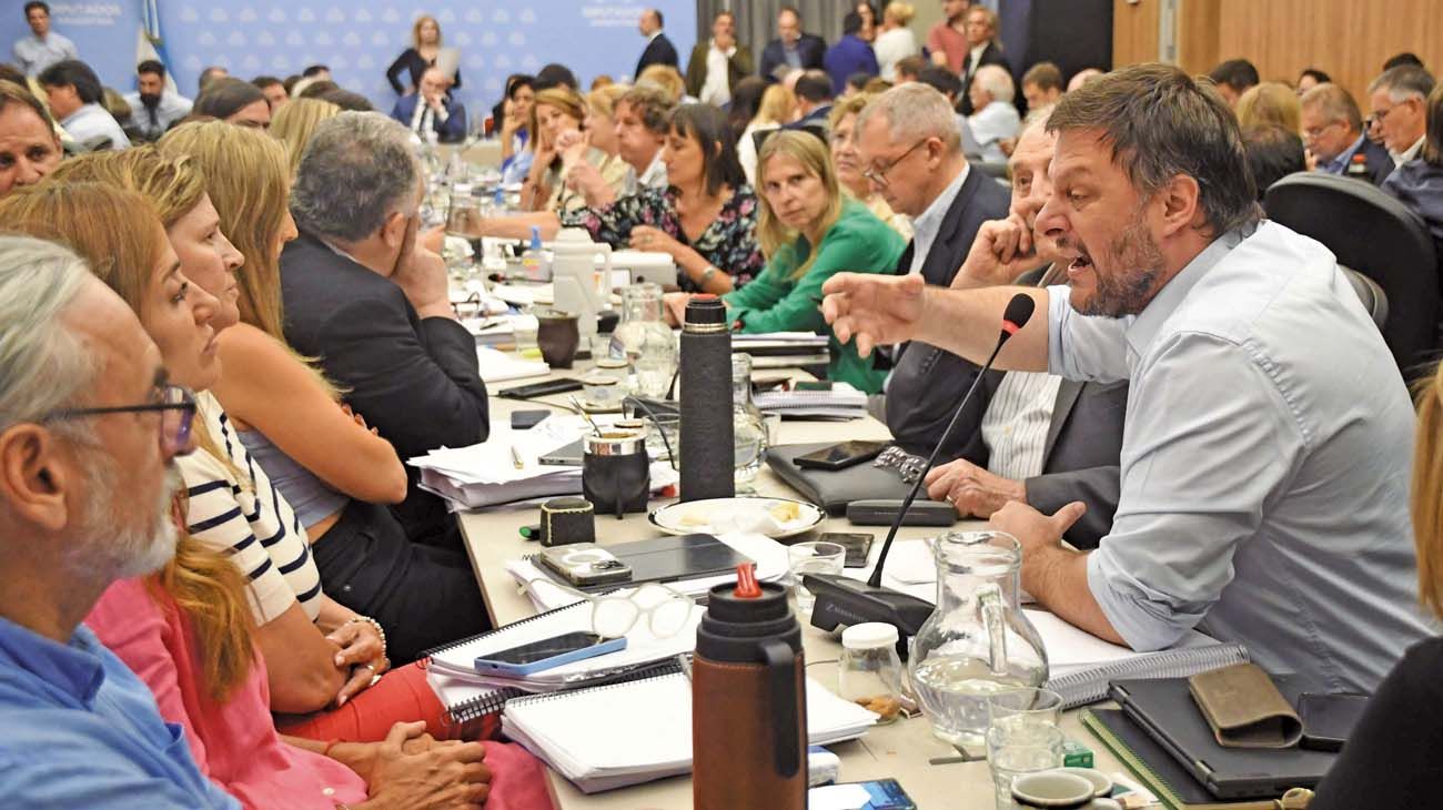El peronismo celebró la marcha atrás del Gobierno y advierte sobre "más trampas”