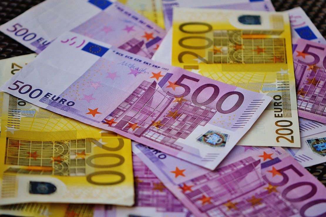 A cuánto cerró el euro blue hoy, 8 de junio