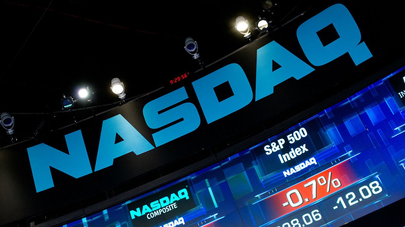 Las tecnológicas y el dólar retrocedieron ante una mayor inquietud mundial