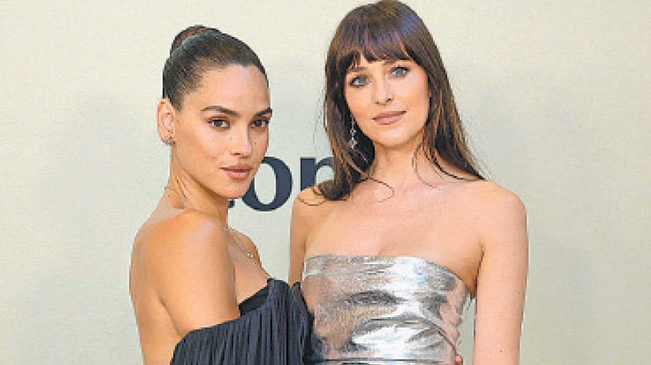 Adria, la hija de Ricardo Arjona, estrenó el filme que protagoniza con Dakota Johnson
