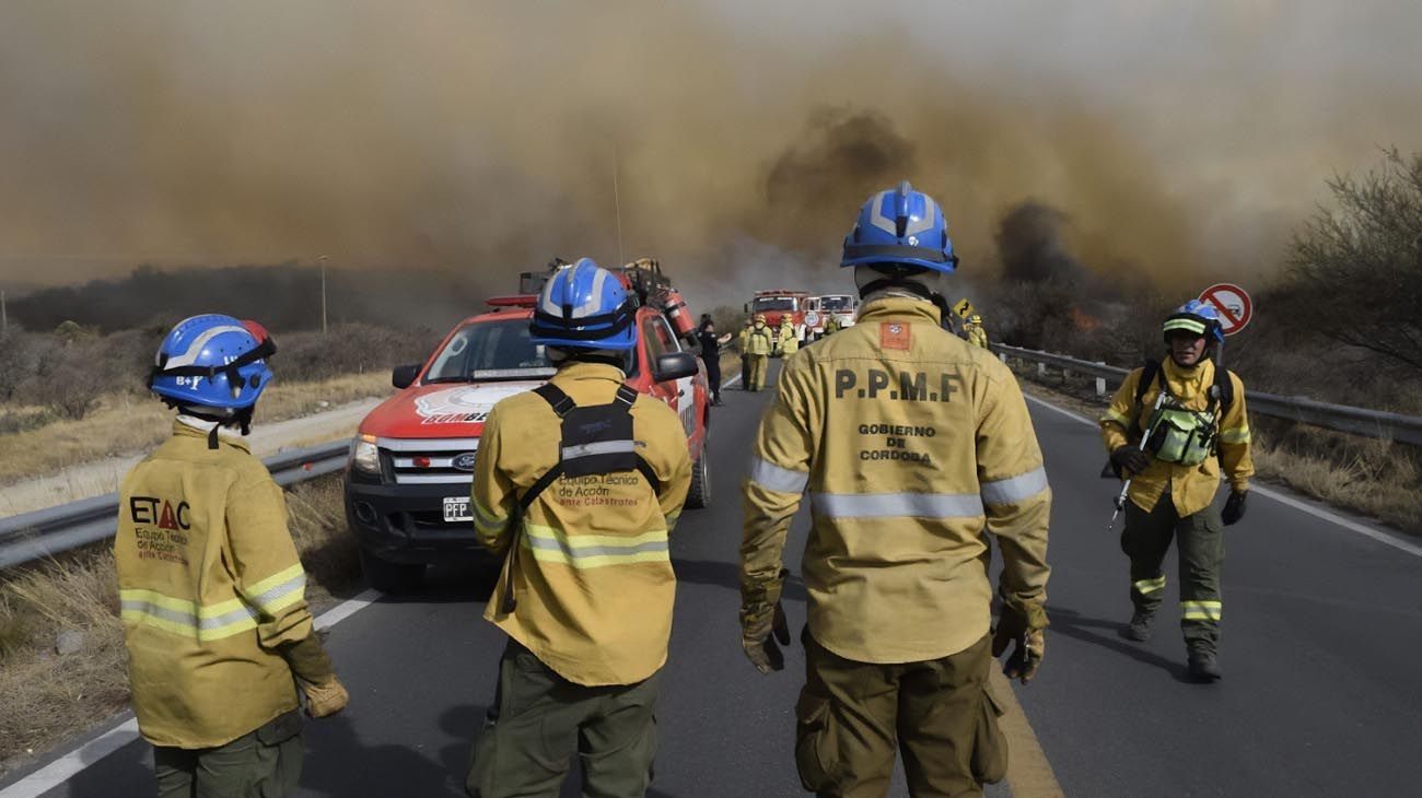 Incendios en Córdoba: el fuego avanzó hacia las casas y varios vecinos debieron ser evacuados