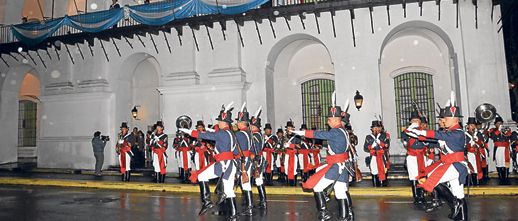 Cuatro de cada diez jóvenes no saben qué pasó el 25 de Mayo